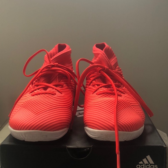 Addidas  nemeziz indoor soccer shoes - Picture 5 of 8